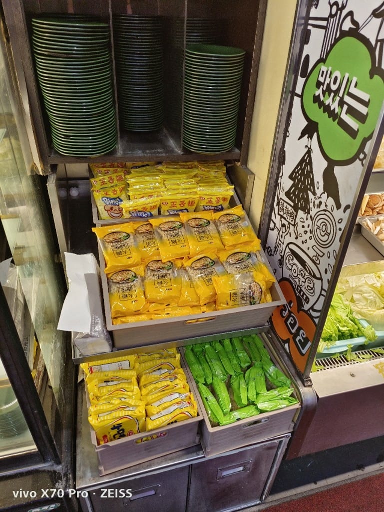 【台北美食】天外天精緻麻辣鍋，平價又充滿驚喜的老牌麻辣鍋，草莓自由❤️