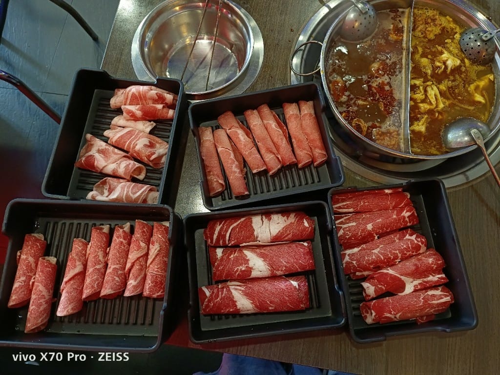 【台北美食】天外天精緻麻辣鍋，平價又充滿驚喜的老牌麻辣鍋，草莓自由❤️