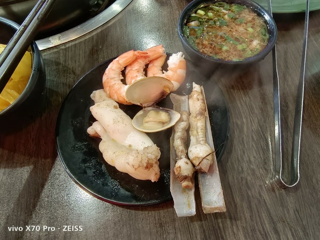 【台北美食】天外天精緻麻辣鍋，平價又充滿驚喜的老牌麻辣鍋，草莓自由❤️