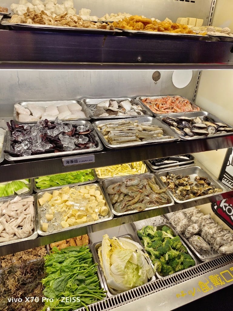 【台北美食】天外天精緻麻辣鍋，平價又充滿驚喜的老牌麻辣鍋，草莓自由❤️