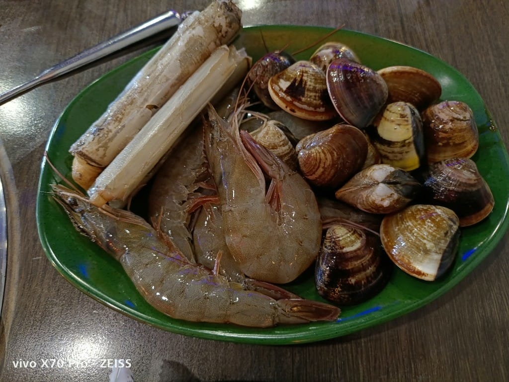 【台北美食】天外天精緻麻辣鍋，平價又充滿驚喜的老牌麻辣鍋，草莓自由❤️