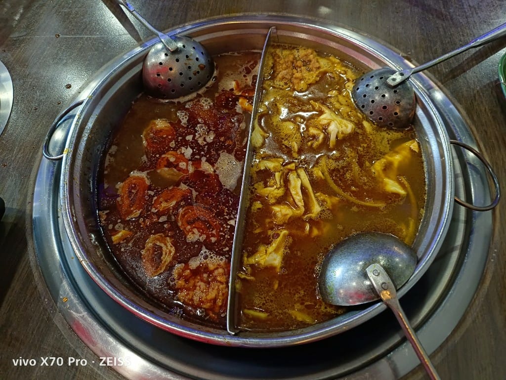 【台北美食】天外天精緻麻辣鍋，平價又充滿驚喜的老牌麻辣鍋，草莓自由❤️