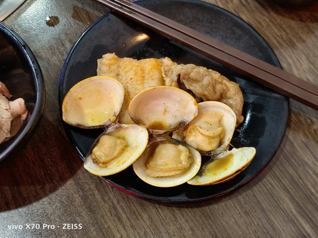 【台北美食】天外天精緻麻辣鍋，平價又充滿驚喜的老牌麻辣鍋，草莓自由❤️