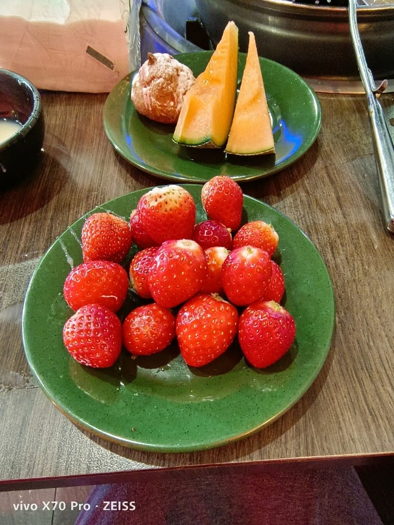【台北美食】天外天精緻麻辣鍋，平價又充滿驚喜的老牌麻辣鍋，草莓自由❤️