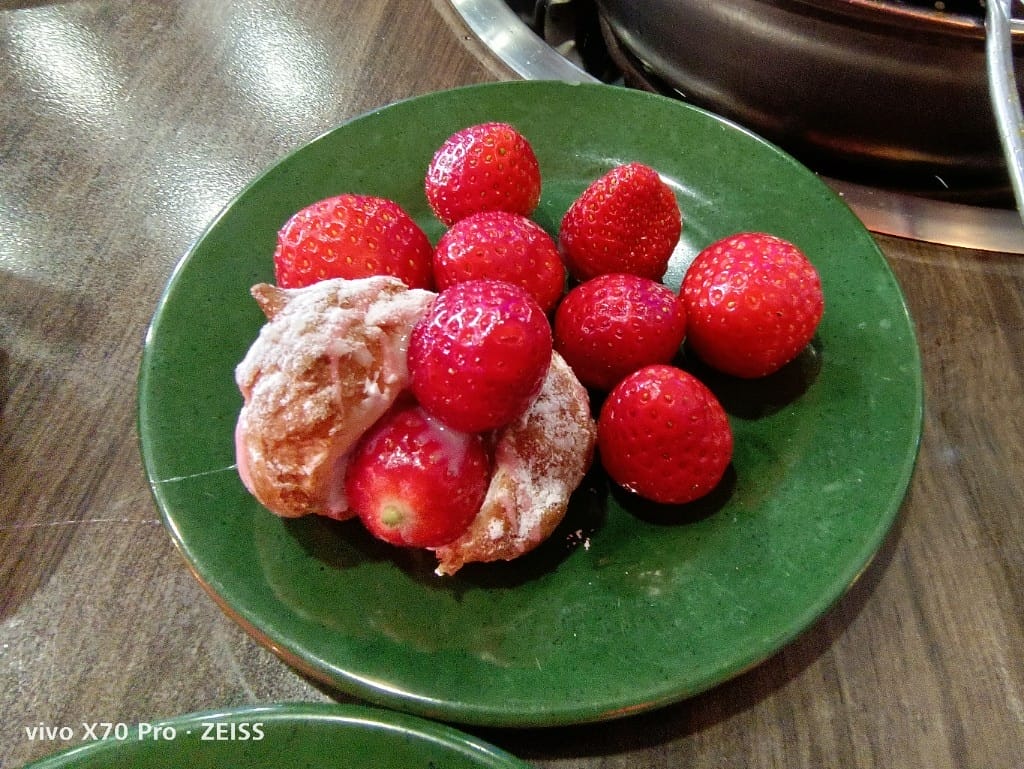 【台北美食】天外天精緻麻辣鍋，平價又充滿驚喜的老牌麻辣鍋，草莓自由❤️