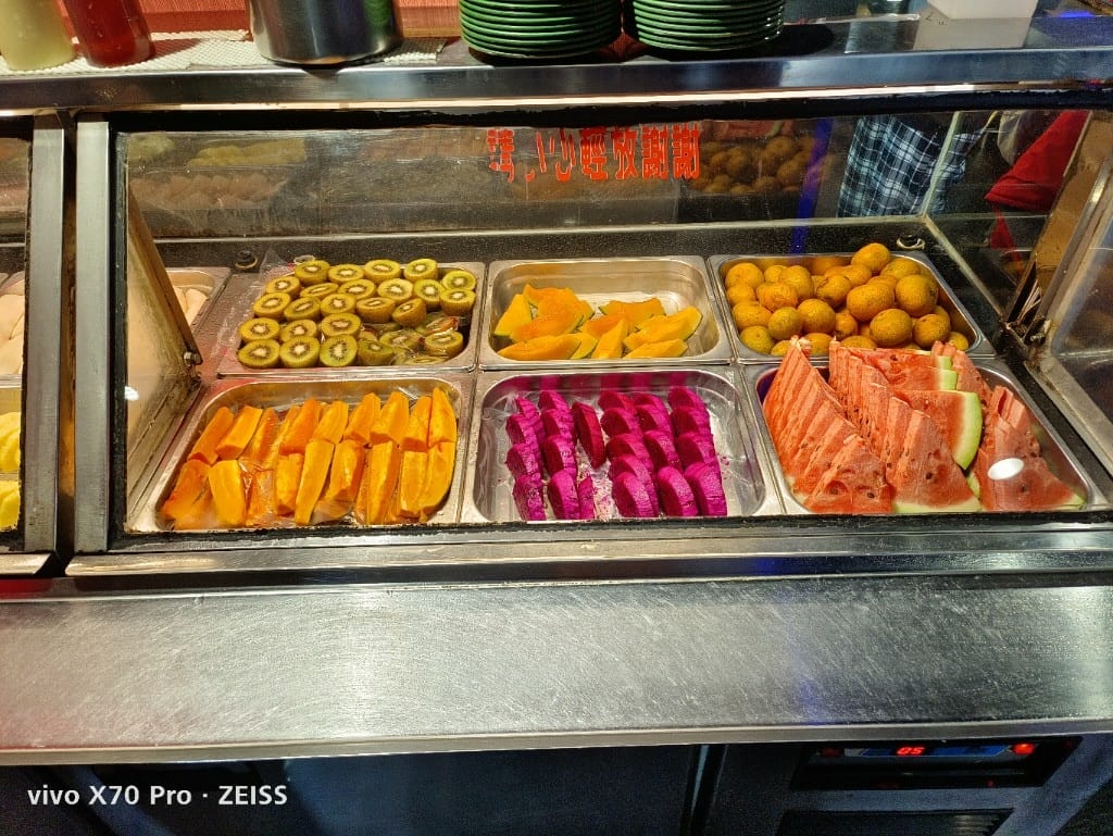 【台北美食】天外天精緻麻辣鍋，平價又充滿驚喜的老牌麻辣鍋，草莓自由❤️