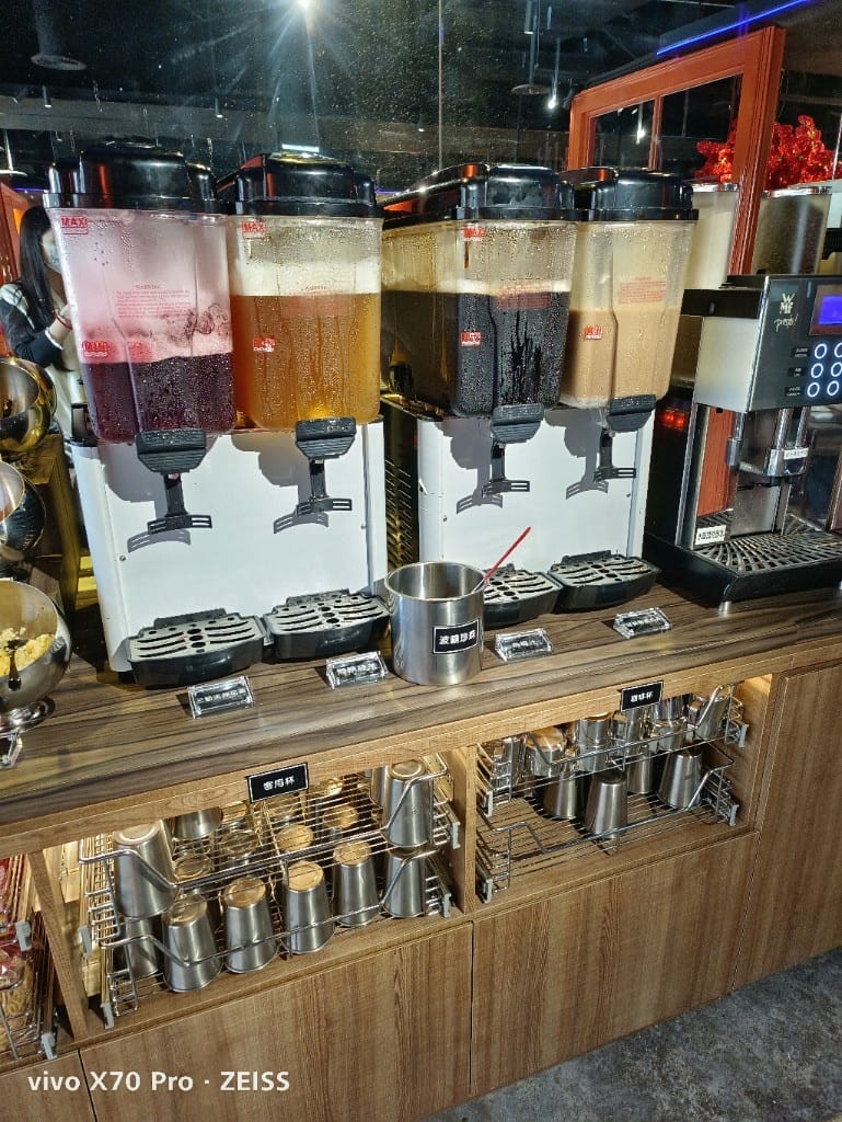 【台北美食】辛巴適麻辣鍋，環境舒適但餐點差強人意的麻辣鍋新品牌