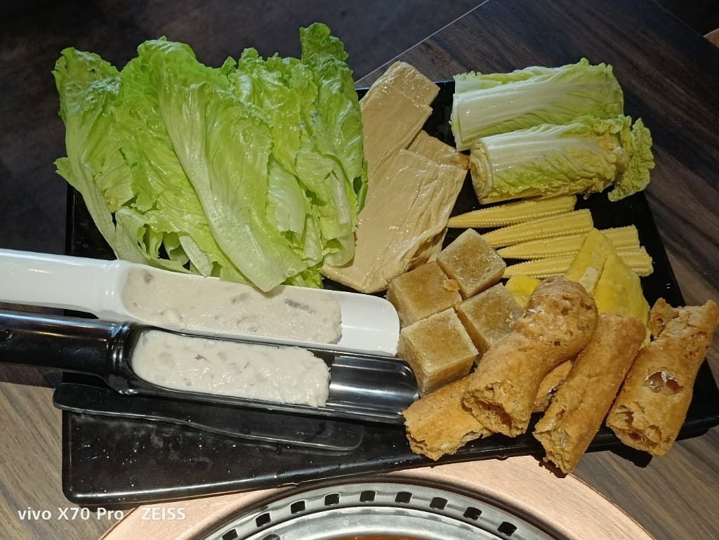 【台北美食】辛巴適麻辣鍋，環境舒適但餐點差強人意的麻辣鍋新品牌