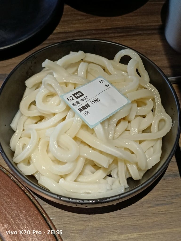 【台北美食】辛巴適麻辣鍋，環境舒適但餐點差強人意的麻辣鍋新品牌
