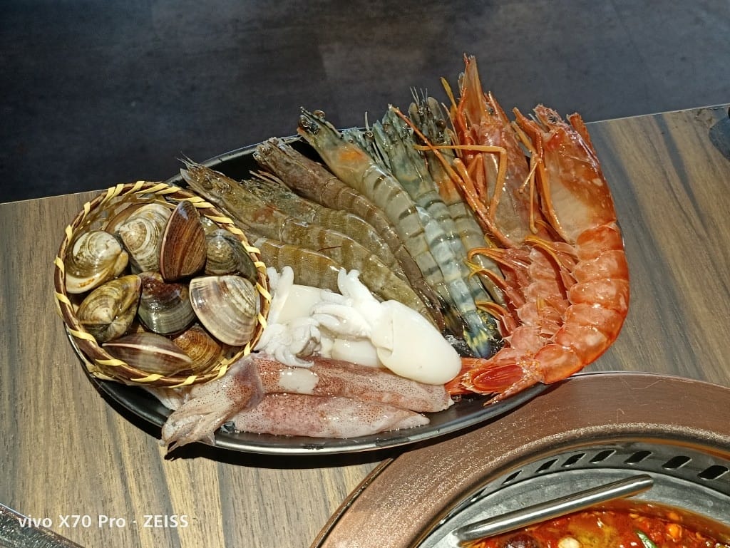 【台北美食】辛巴適麻辣鍋，環境舒適但餐點差強人意的麻辣鍋新品牌