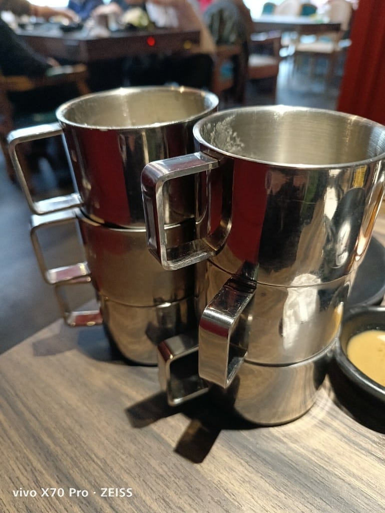 【台北美食】辛巴適麻辣鍋，環境舒適但餐點差強人意的麻辣鍋新品牌