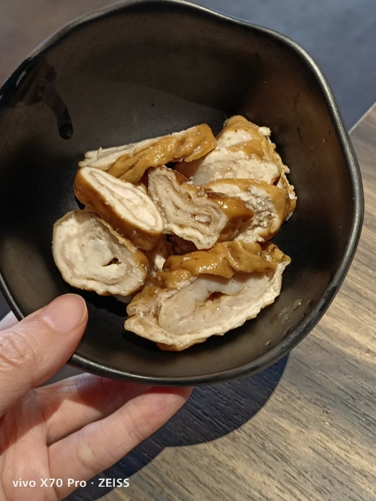 【台北美食】辛巴適麻辣鍋，環境舒適但餐點差強人意的麻辣鍋新品牌