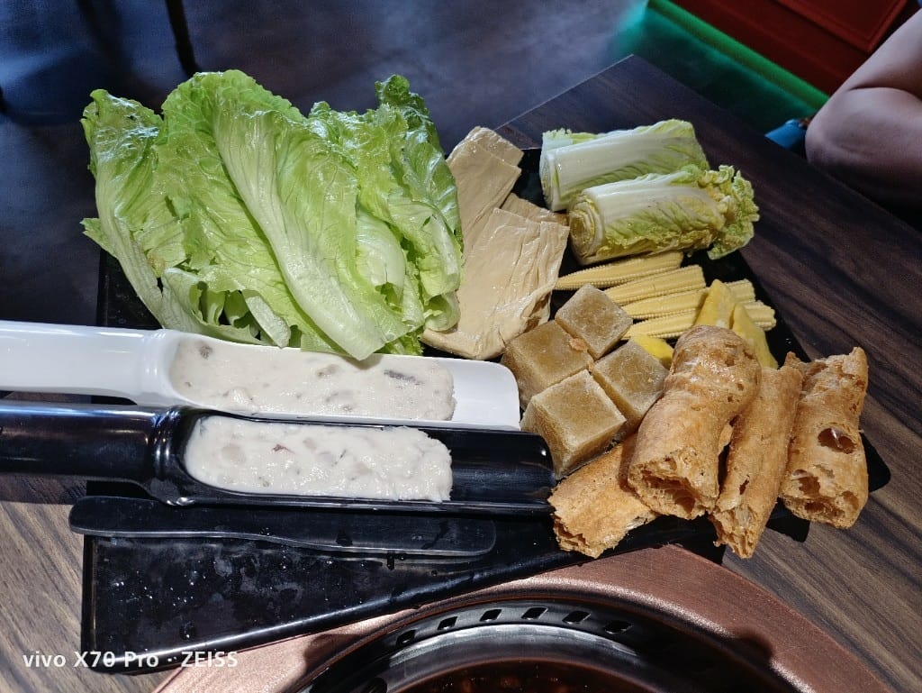 【台北美食】辛巴適麻辣鍋，環境舒適但餐點差強人意的麻辣鍋新品牌