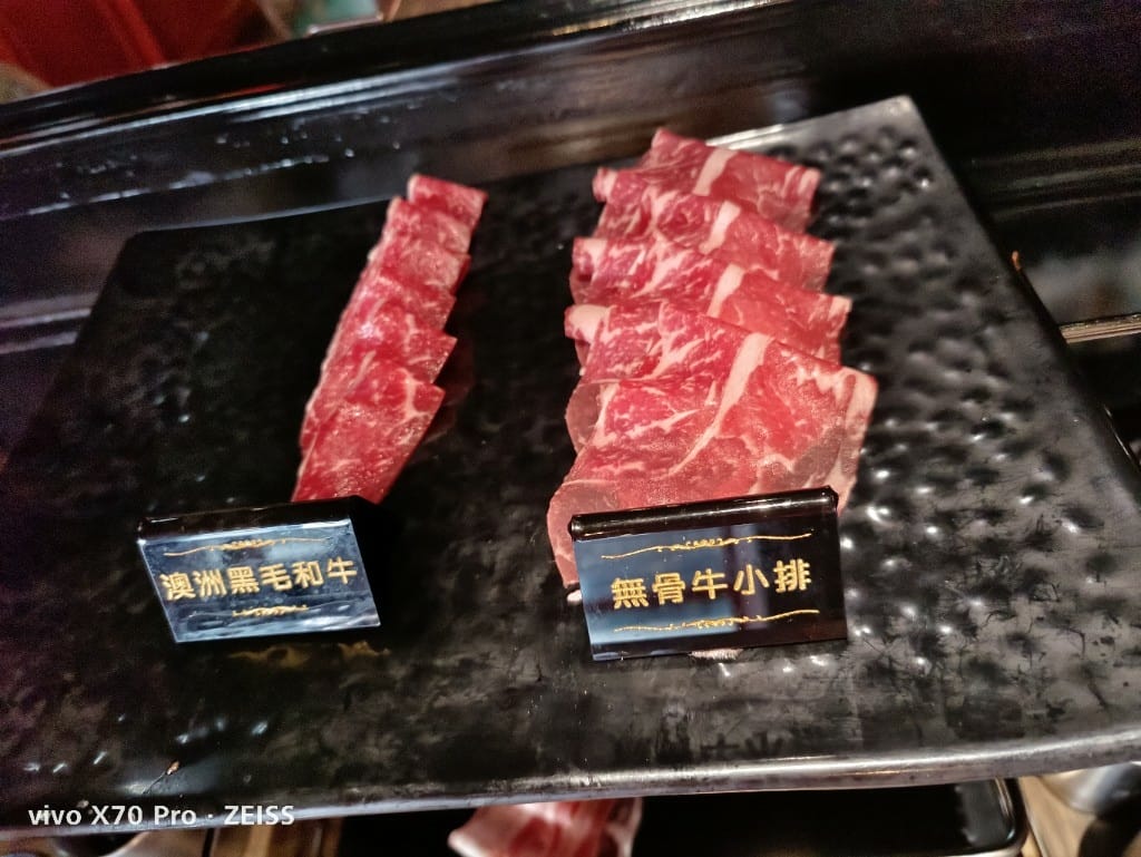 【台北美食】辛巴適麻辣鍋，環境舒適但餐點差強人意的麻辣鍋新品牌