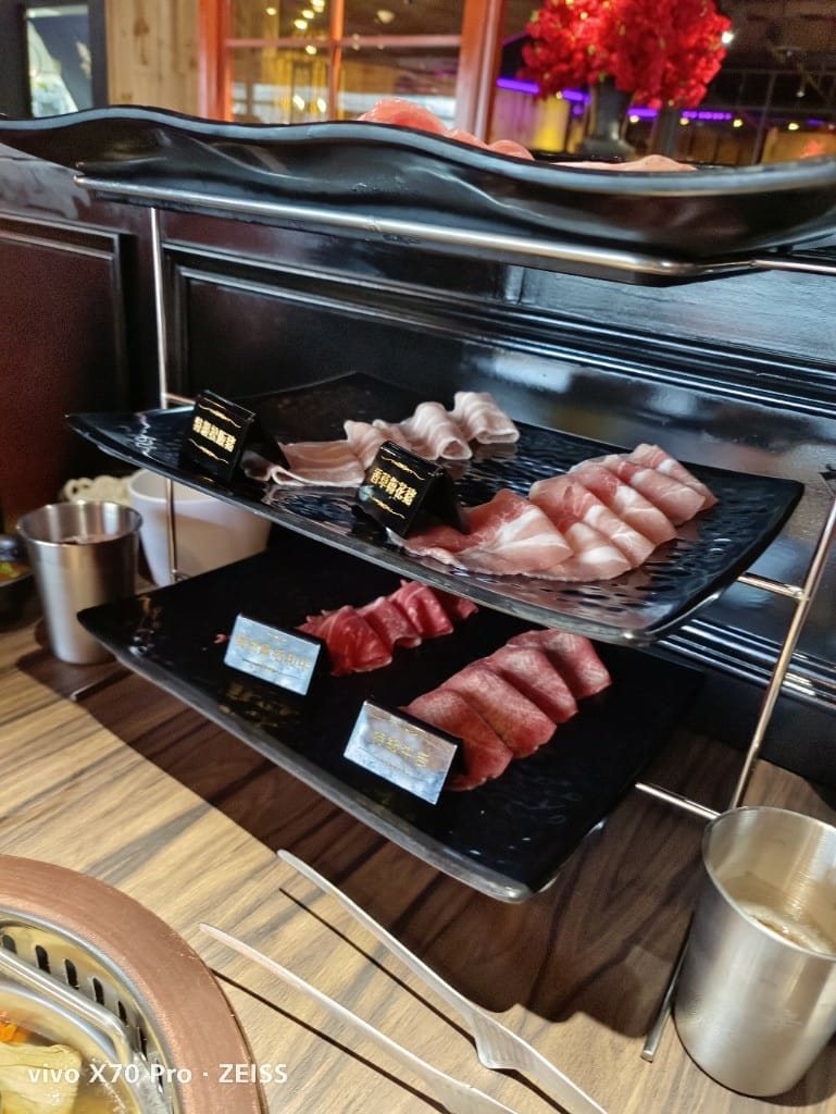 【台北美食】辛巴適麻辣鍋，環境舒適但餐點差強人意的麻辣鍋新品牌