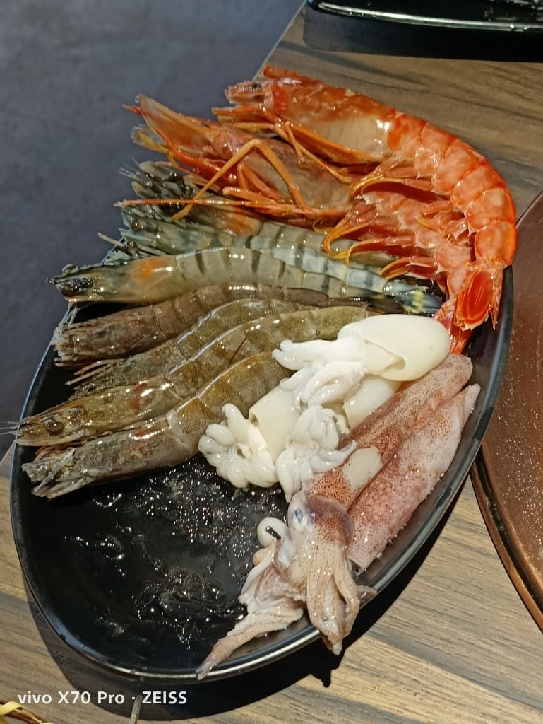 【台北美食】辛巴適麻辣鍋，環境舒適但餐點差強人意的麻辣鍋新品牌