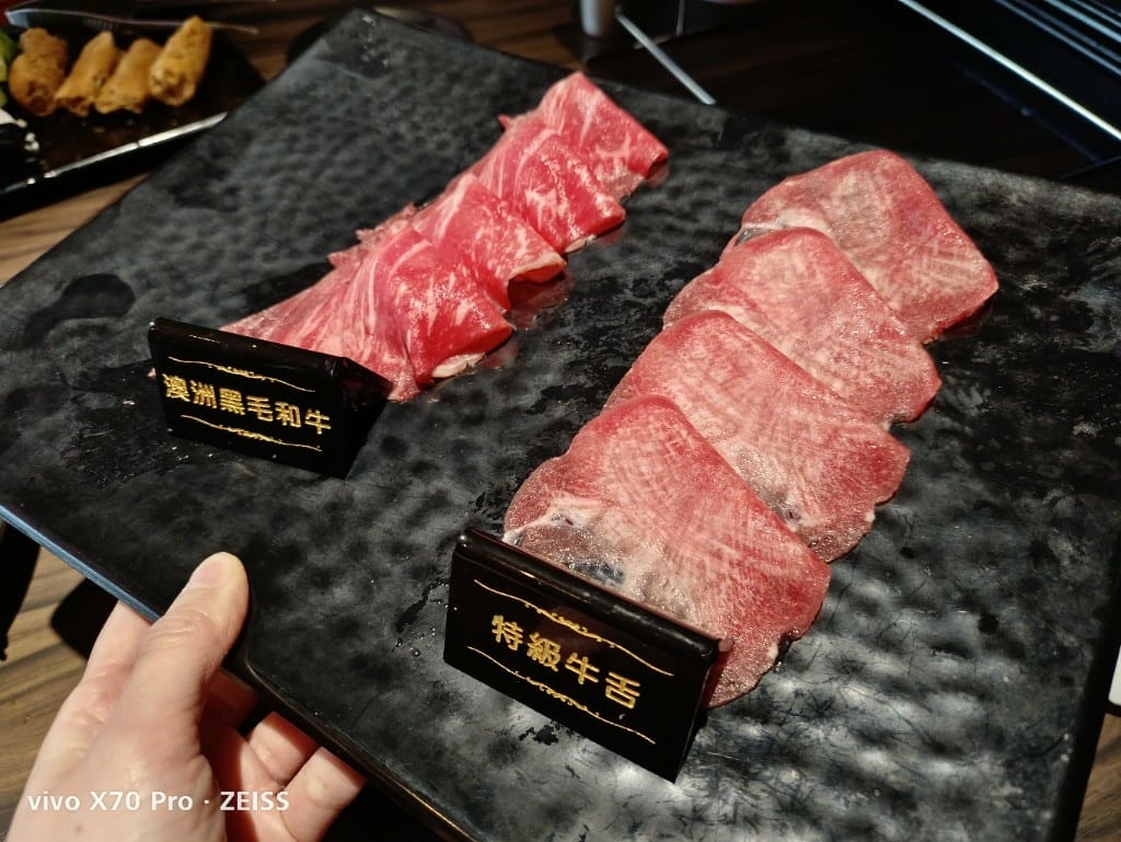 【台北美食】辛巴適麻辣鍋，環境舒適但餐點差強人意的麻辣鍋新品牌