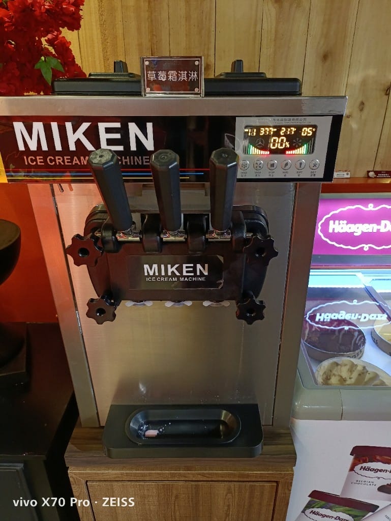 【台北美食】辛巴適麻辣鍋，環境舒適但餐點差強人意的麻辣鍋新品牌