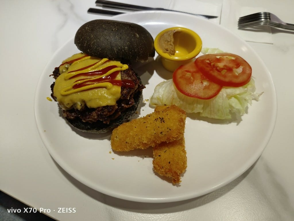 【板橋美食】心心漢堡,只要399就實現漢堡自由的願望😂 - 第8張圖 【板橋美食】心心漢堡,只要399就實現漢堡自由的願望😂