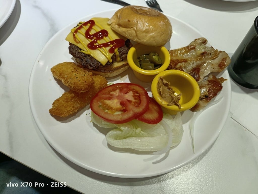 【板橋美食】心心漢堡,只要399就實現漢堡自由的願望😂 - 第12張圖 【板橋美食】心心漢堡,只要399就實現漢堡自由的願望😂