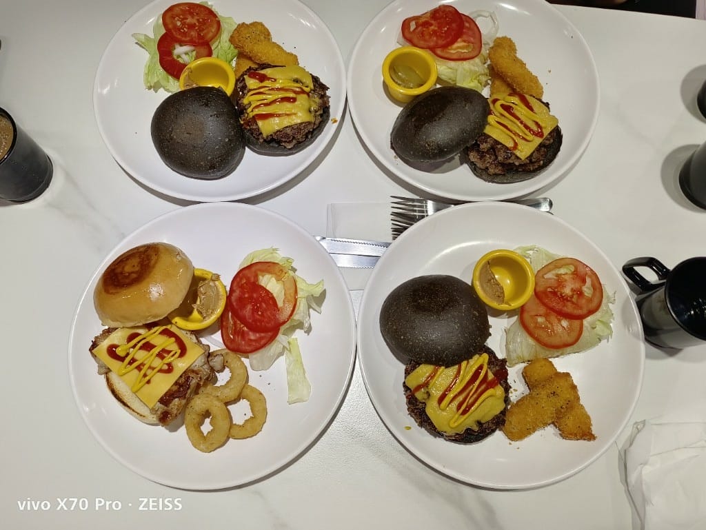【板橋美食】心心漢堡,只要399就實現漢堡自由的願望😂 - 第21張圖 【板橋美食】心心漢堡,只要399就實現漢堡自由的願望😂