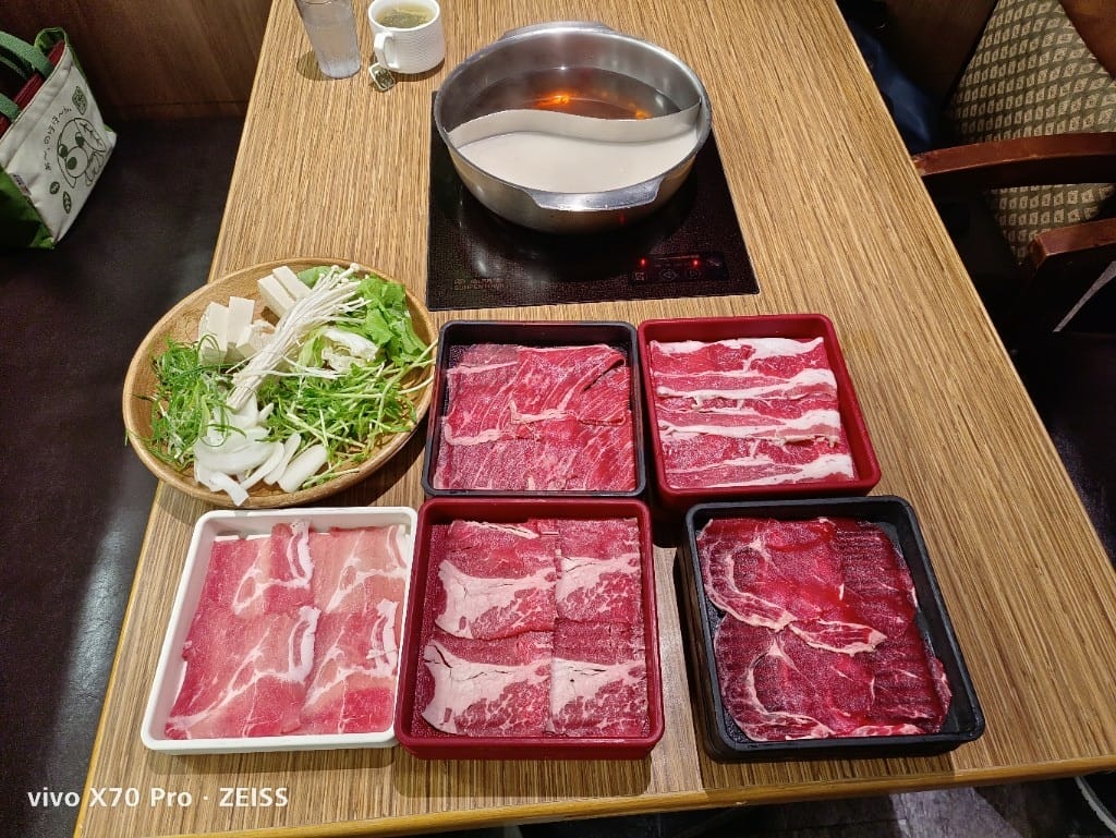 【板橋美食】涮乃葉，肉品好吃且蔬菜種類繁多的日式鍋物吃到飽
