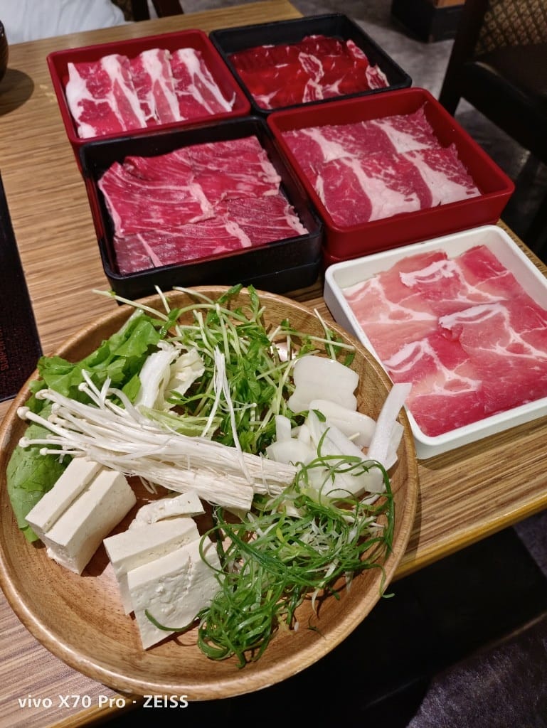 【板橋美食】涮乃葉，肉品好吃且蔬菜種類繁多的日式鍋物吃到飽