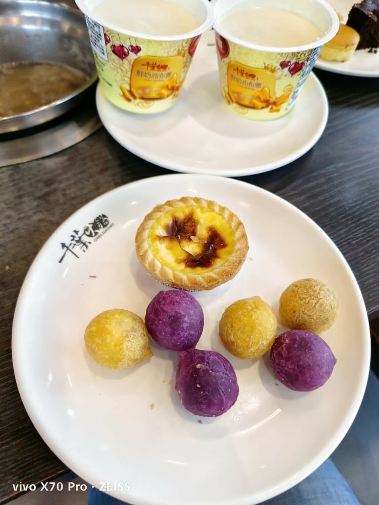 【桃園龜山美食】千葉林口尊爵館，除了火鍋還有黑白切和現作紅豆餅的平價百匯☺️