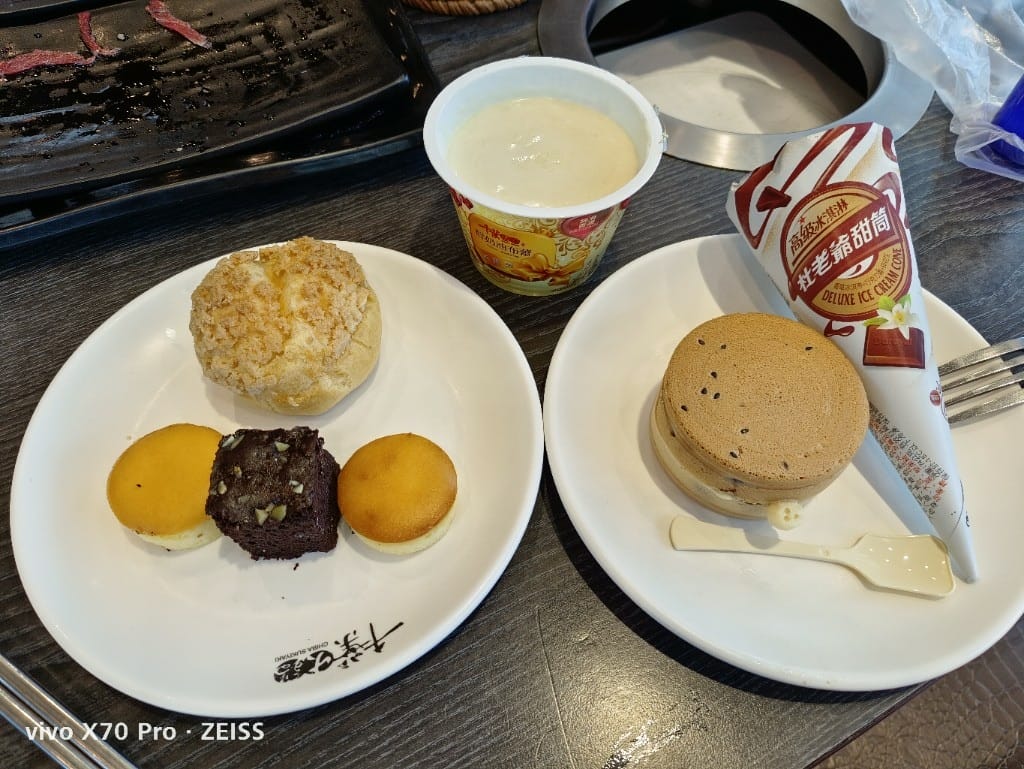 【桃園龜山美食】千葉林口尊爵館，除了火鍋還有黑白切和現作紅豆餅的平價百匯☺️
