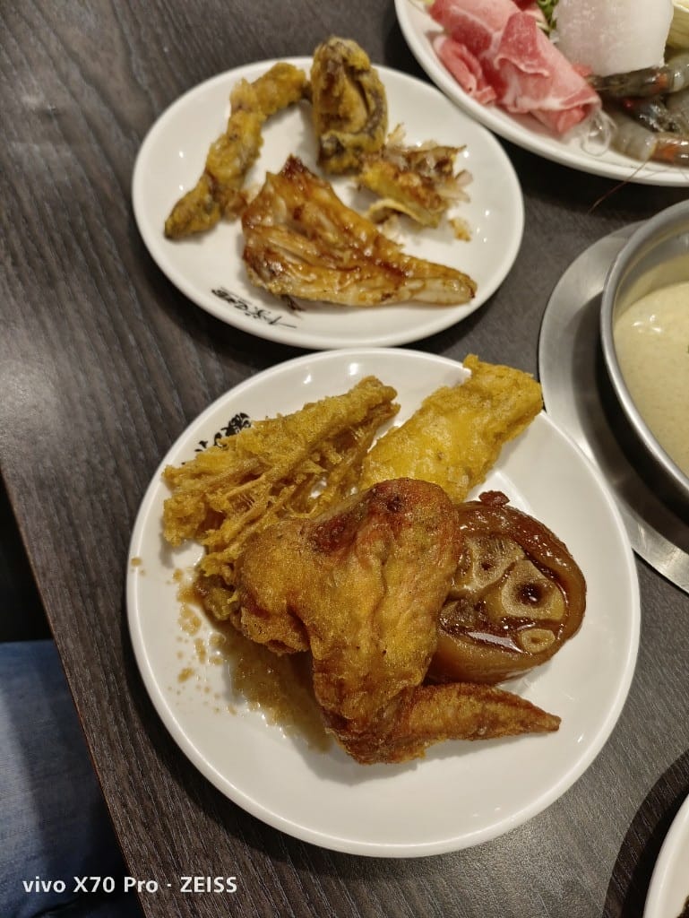 【淡水美食】千葉淡水尊爵館，竟然有手作舒芙蕾的平價火鍋吃到飽❤️