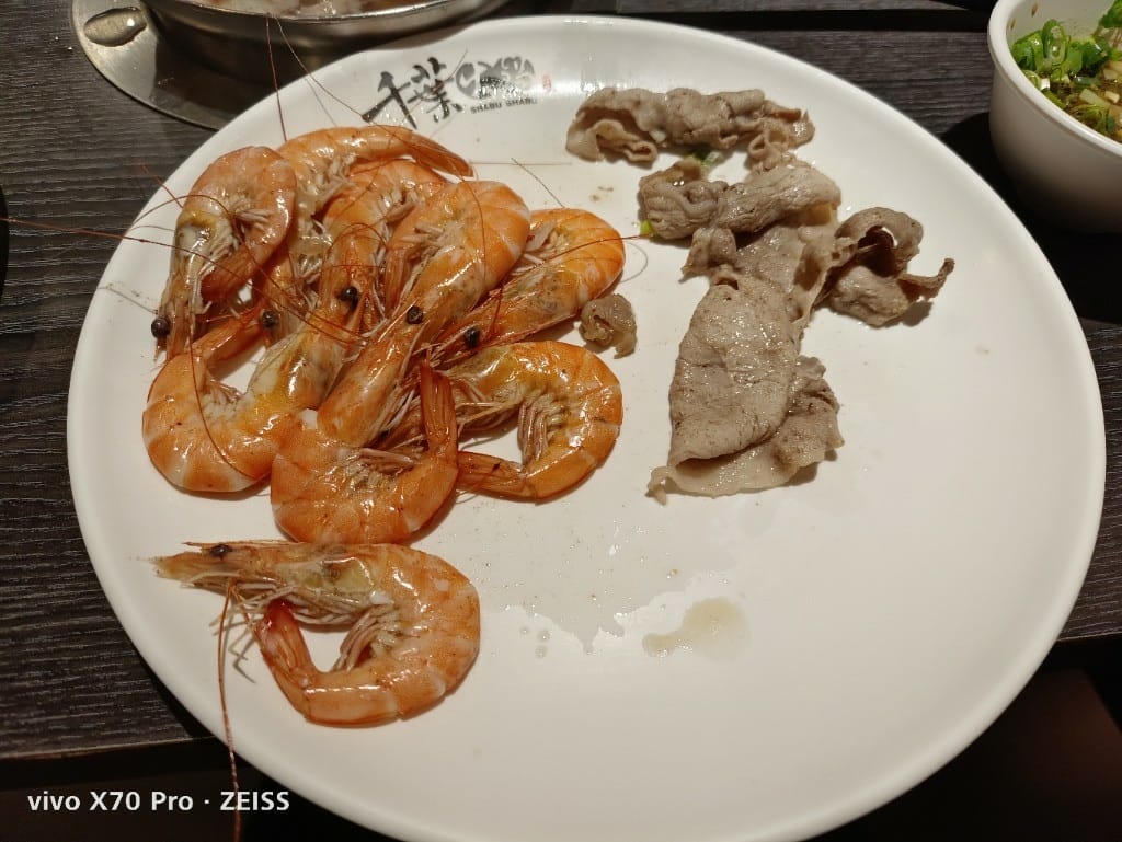 【三重美食】千葉三重尊爵館，難得有熟食不優的千葉火鍋🥲🥲🥲