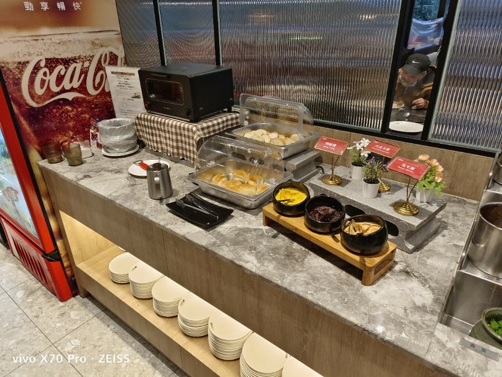 【淡水美食】千葉淡水尊爵館，竟然有手作舒芙蕾的平價火鍋吃到飽❤️