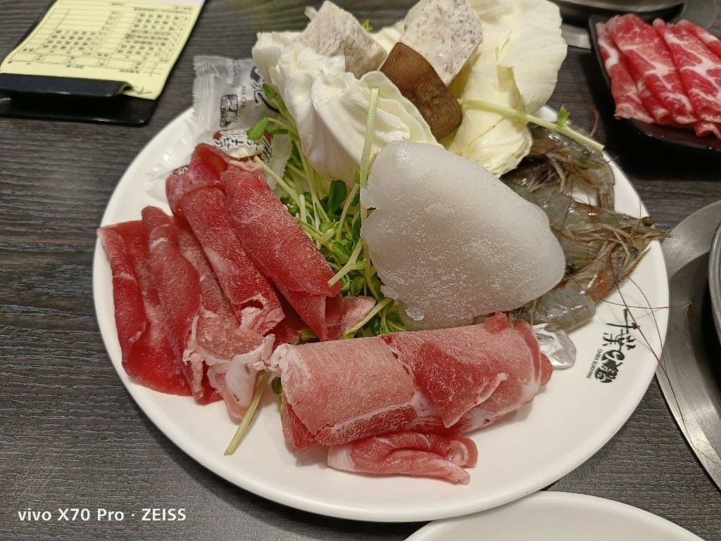 【淡水美食】千葉淡水尊爵館，竟然有手作舒芙蕾的平價火鍋吃到飽❤️