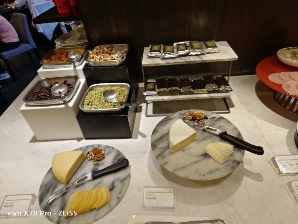 【台北美食】艾美寒舍探索廚房再訪，又來下午茶龍蝦自由了😆
