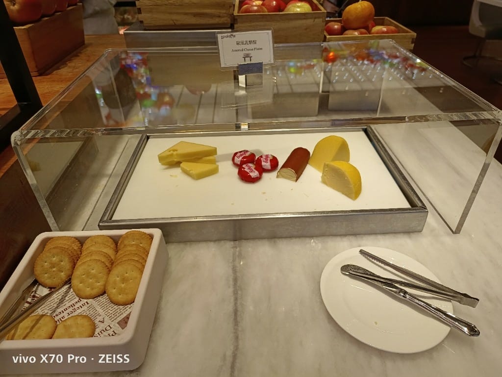 【台北美食】美福彩匯午餐，除了美味的爐烤牛排和牛肉湯，還多了生蠔自由，最後還有滿滿甜點❤️