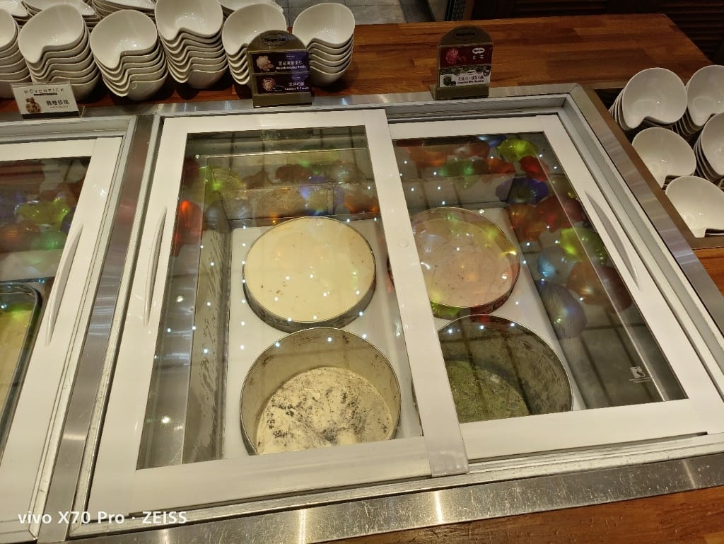 【台北美食】美福彩匯午餐，除了美味的爐烤牛排和牛肉湯，還多了生蠔自由，最後還有滿滿甜點❤️