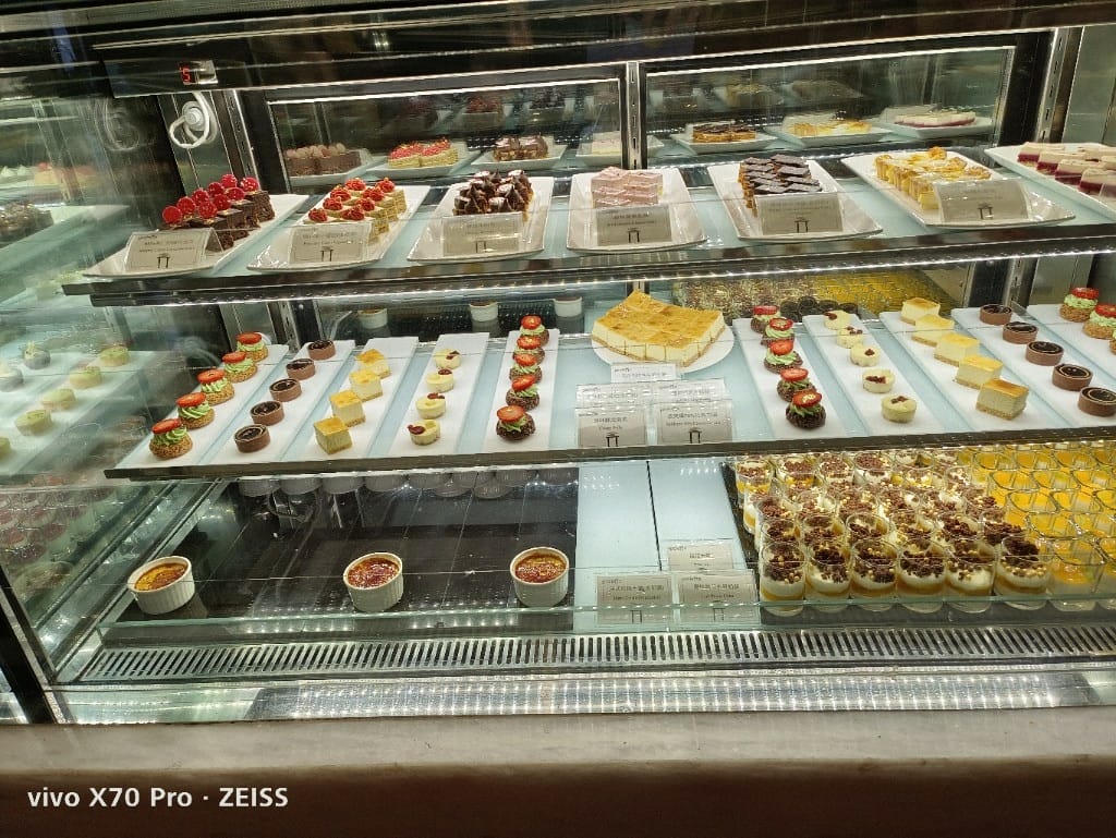【台北美食】美福彩匯午餐，除了美味的爐烤牛排和牛肉湯，還多了生蠔自由，最後還有滿滿甜點❤️
