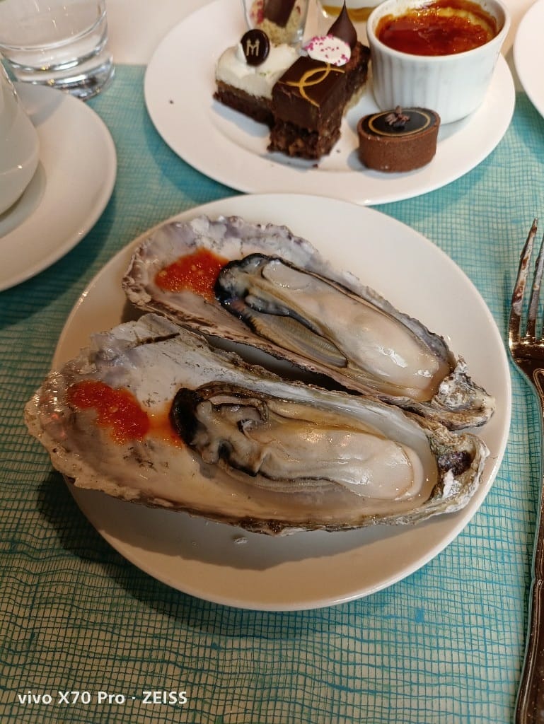 【台北美食】美福彩匯午餐，除了美味的爐烤牛排和牛肉湯，還多了生蠔自由，最後還有滿滿甜點❤️