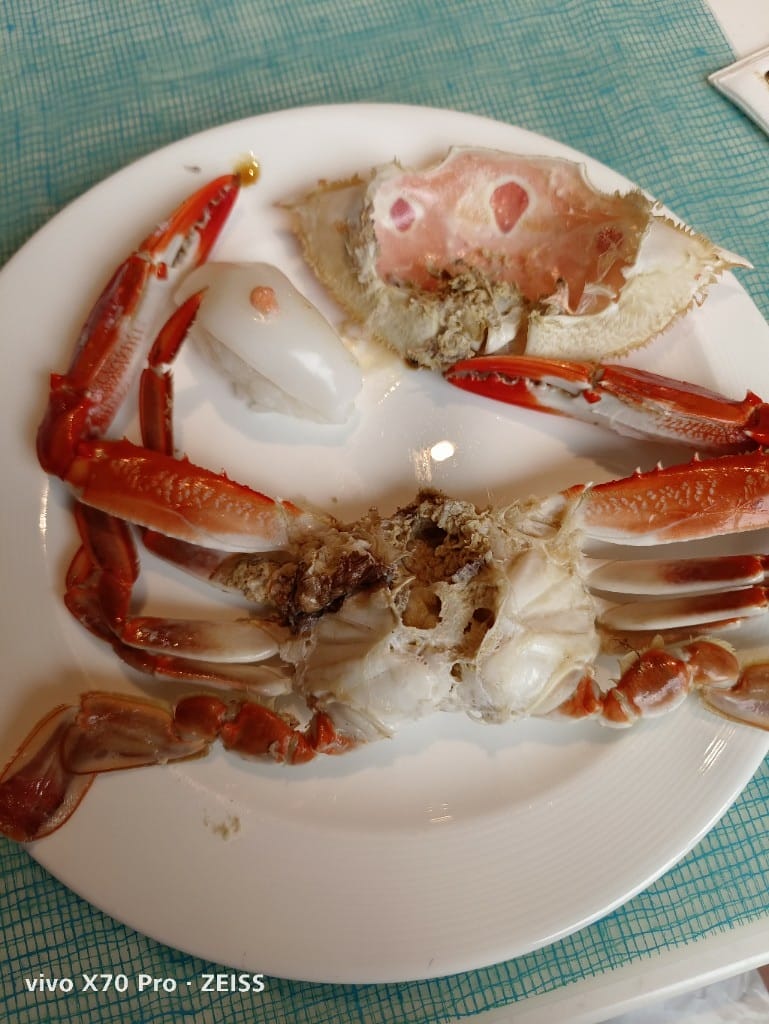 【台北美食】美福彩匯午餐，除了美味的爐烤牛排和牛肉湯，還多了生蠔自由，最後還有滿滿甜點❤️