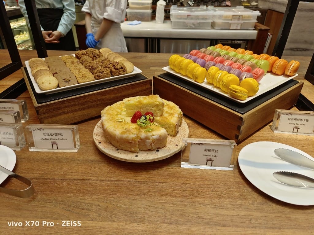 【台北美食】美福彩匯午餐，除了美味的爐烤牛排和牛肉湯，還多了生蠔自由，最後還有滿滿甜點❤️