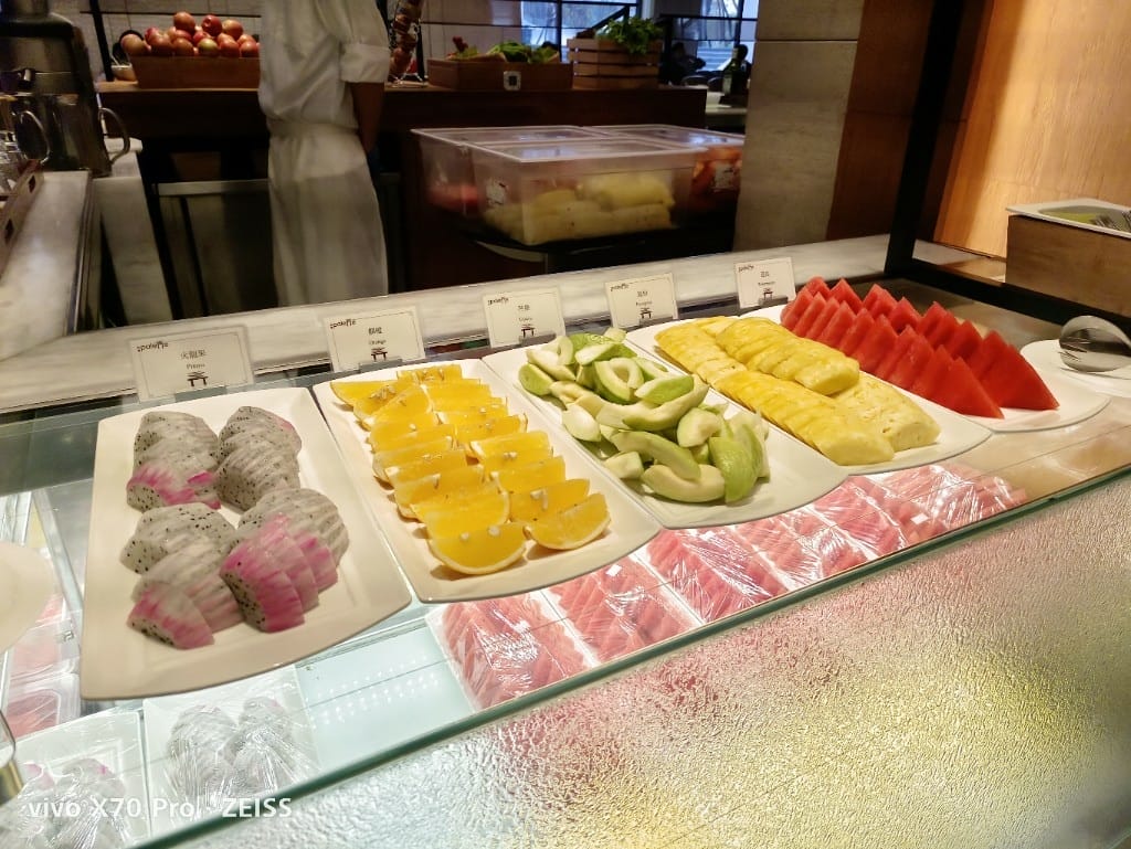 【台北美食】美福彩匯午餐，除了美味的爐烤牛排和牛肉湯，還多了生蠔自由，最後還有滿滿甜點❤️