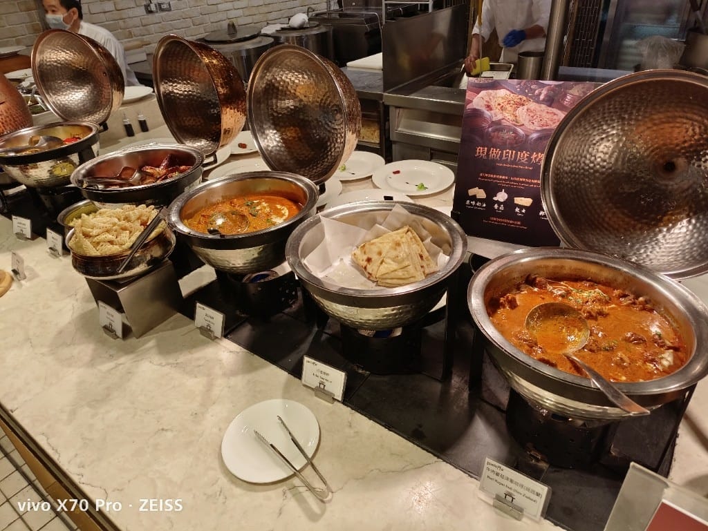 【台北美食】美福彩匯午餐，除了美味的爐烤牛排和牛肉湯，還多了生蠔自由，最後還有滿滿甜點❤️
