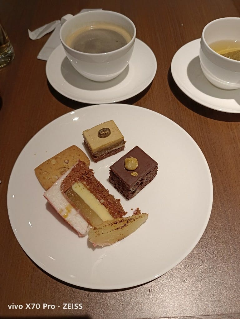 【台北美食】JR東日本大飯店，鉑麗安全日餐廳有威靈頓牛排哦！