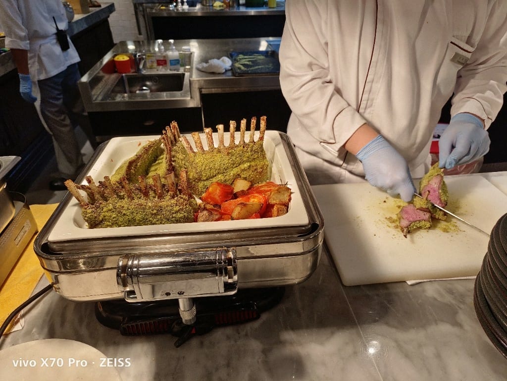 【台北美食】JR東日本大飯店，鉑麗安全日餐廳有威靈頓牛排哦！