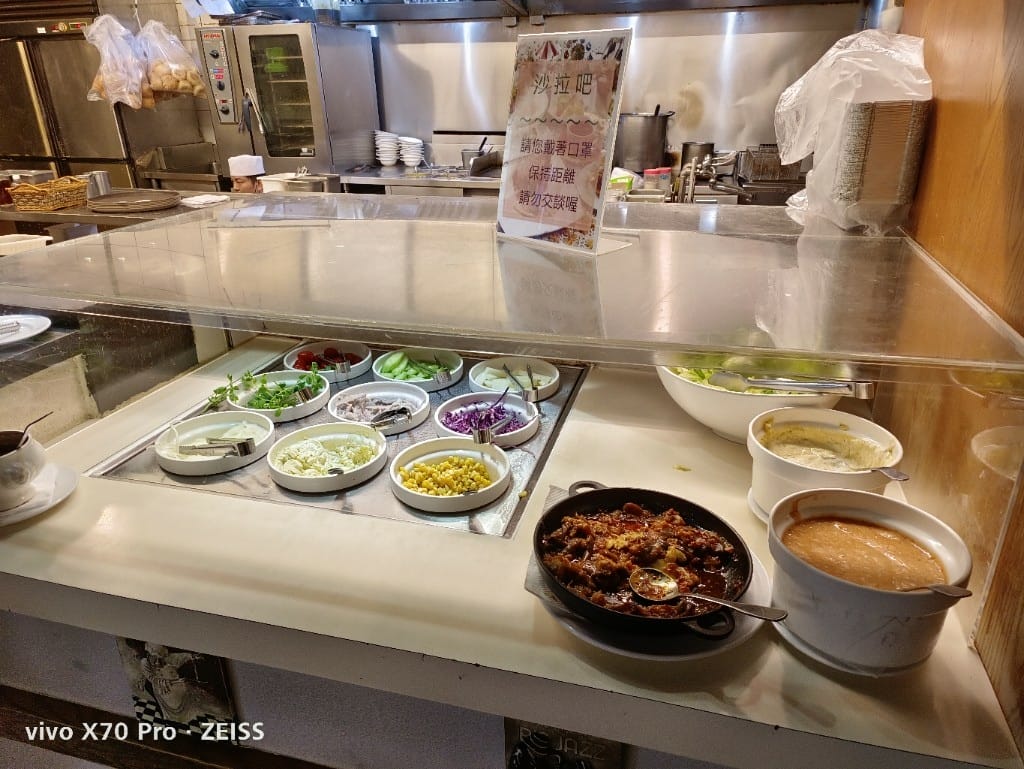 【台北美食】天母盛鑫，有沙拉吧的士林老牌西餐廳，壽星當日半價哦！