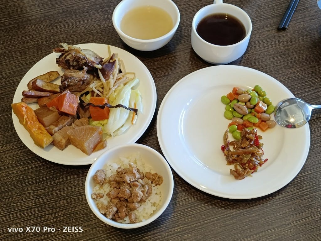 【花蓮美食】松雪樓自助餐，全台最高吃到飽，只要$300！！！20220211