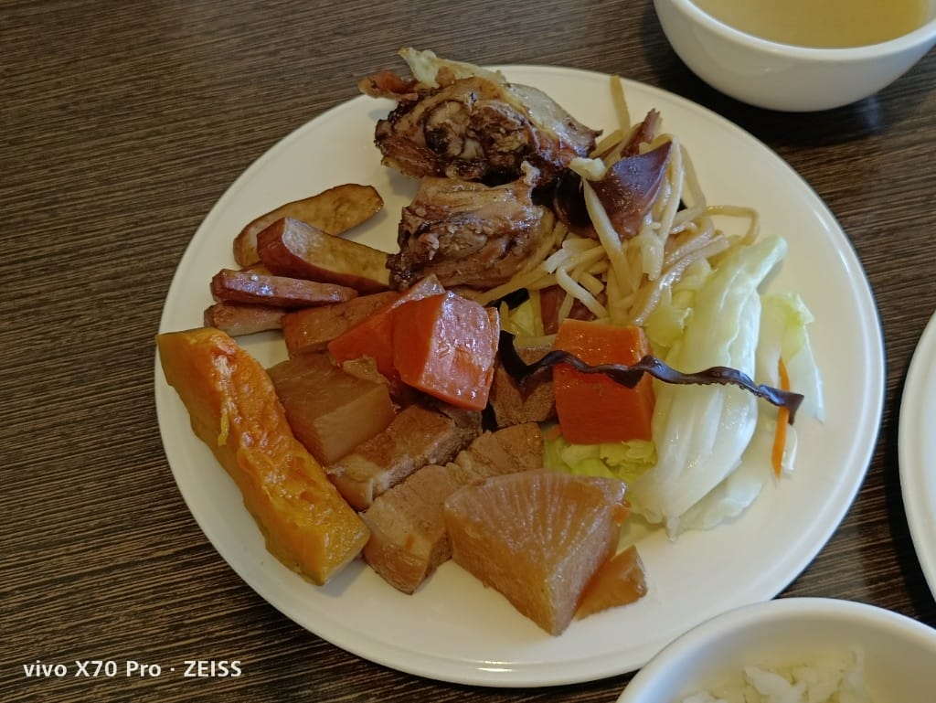 【花蓮美食】松雪樓自助餐，全台最高吃到飽，只要$300！！！20220211