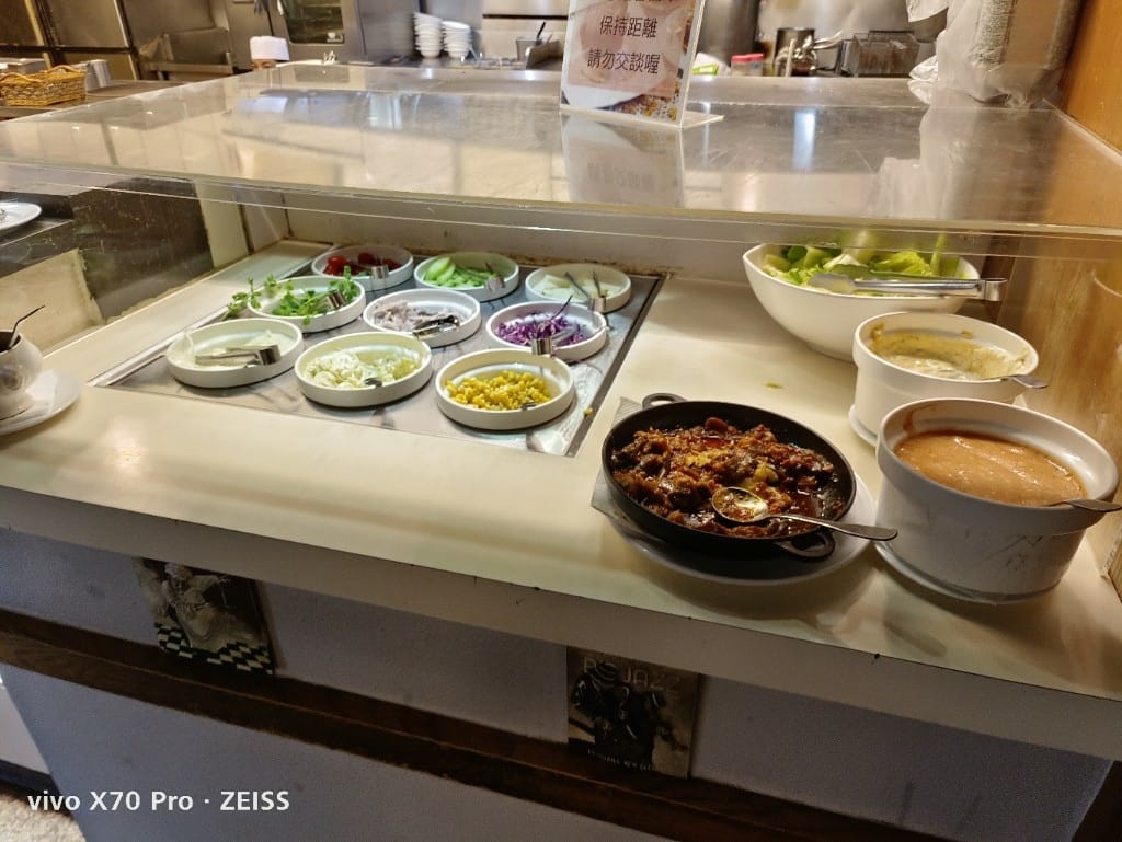 【台北美食】天母盛鑫，有沙拉吧的士林老牌西餐廳，壽星當日半價哦！