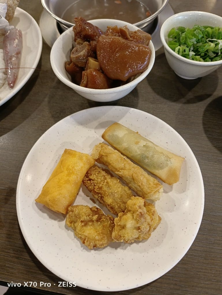 【台北美食】強強滾日式精緻涮涮屋，士林平價的涮涮鍋吃到飽❤️ 20220219