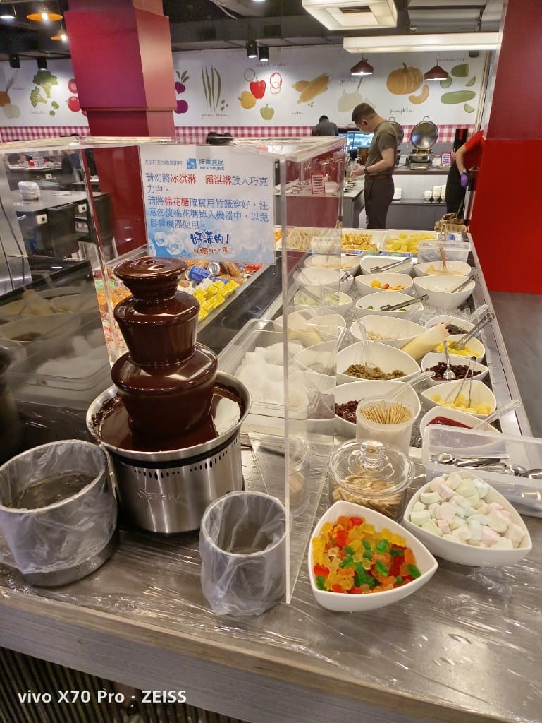 【台北美食】強強滾日式精緻涮涮屋，士林平價的涮涮鍋吃到飽❤️ 20220219